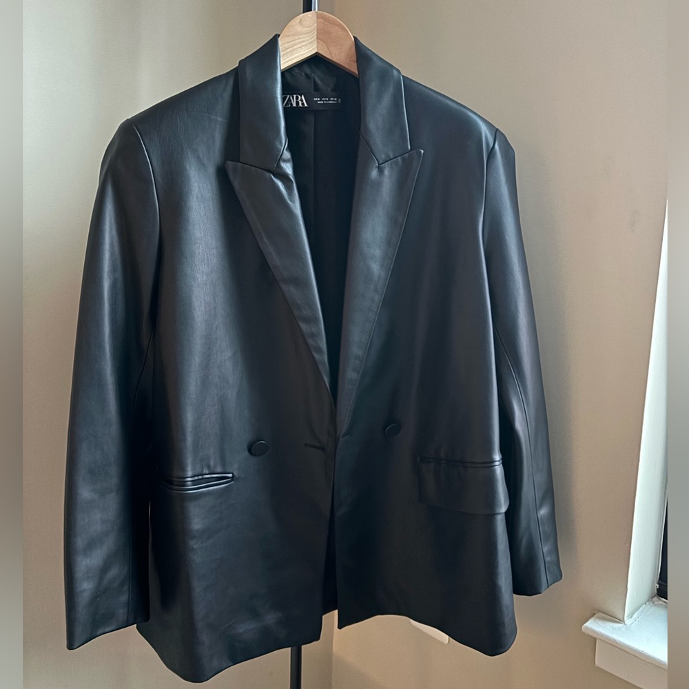Zara Women's Black Faux Leather Blazer
